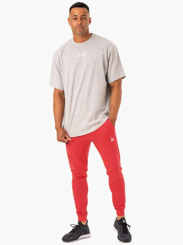 Recharge Tapered Track Pant - Red