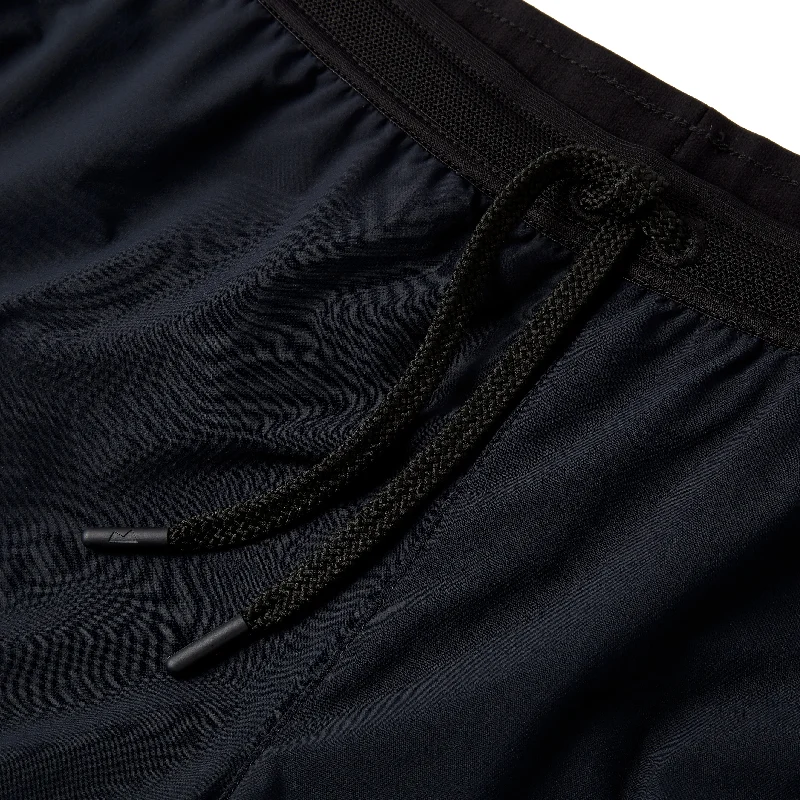 Switchback Short in Black