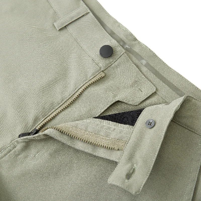 Tour Short in Dusty Olive